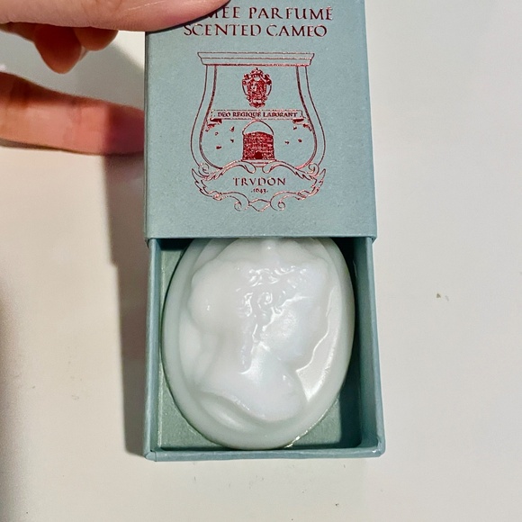 Cire Trudon Trianon Classic Candle 9.5 oz 270 g & Abd El Kader Scented Cameo New - Picture 8 of 12